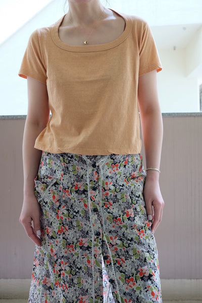 Trapezoid neck T-shirt