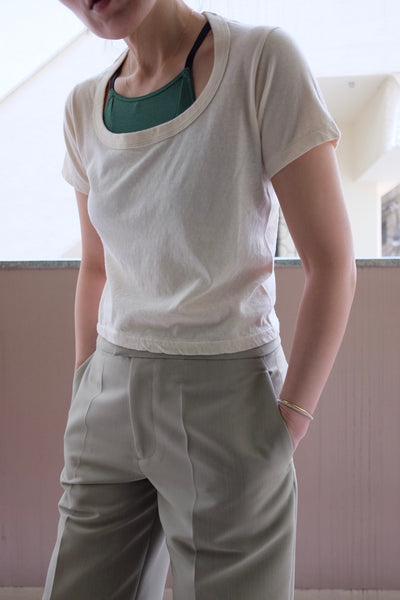 Trapezoid neck T-shirt