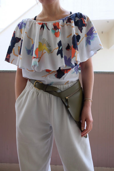 Blusa con cuello grande