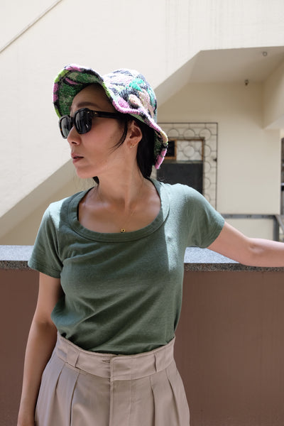 Pile floral tulip hat