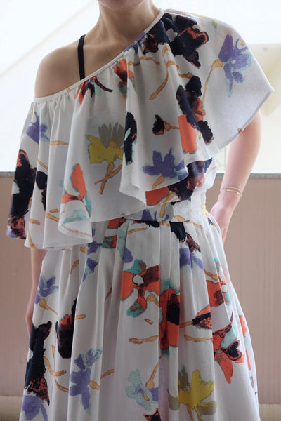 Blusa con cuello grande