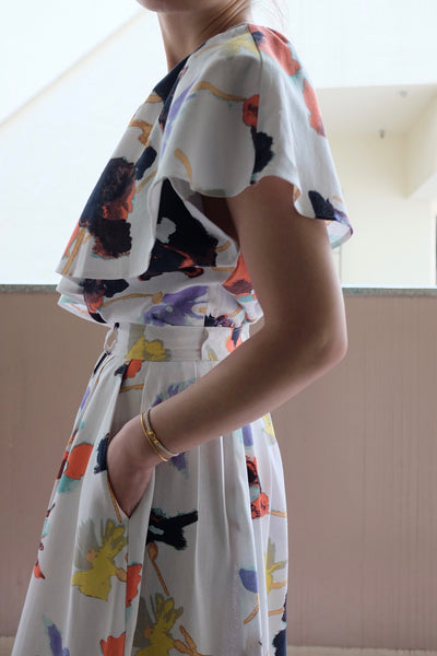 Blusa con cuello grande