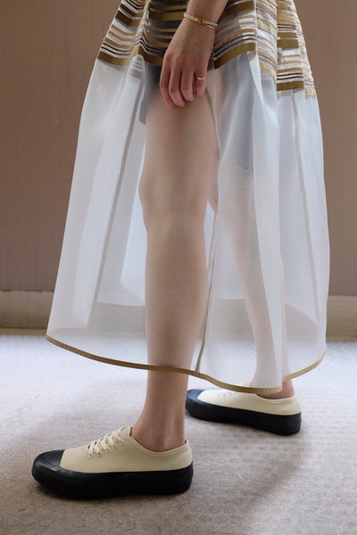 CANVAS SNEAKERS
