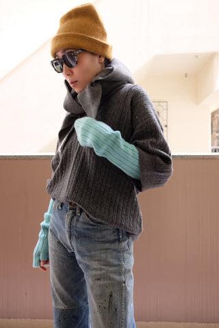 Cable half sleeve knit