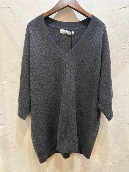 Cable half sleeve knit